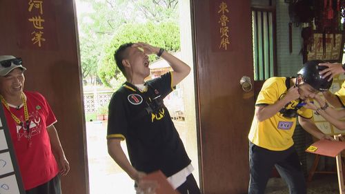 余祥銓《玩很大》跟小鐘拼了　爆頭碎瓦片交換體液