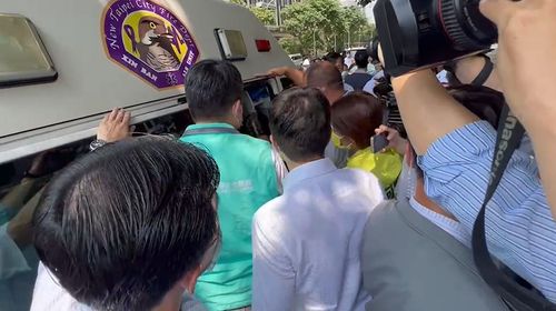 賴清德新北輔選遇民眾昏厥 「醫師魂」爆發上救護車關心