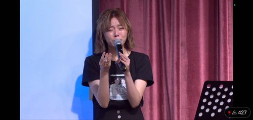 王瞳痛哭辦「婚宴」　悲揭艾成說好「明年生北鼻」