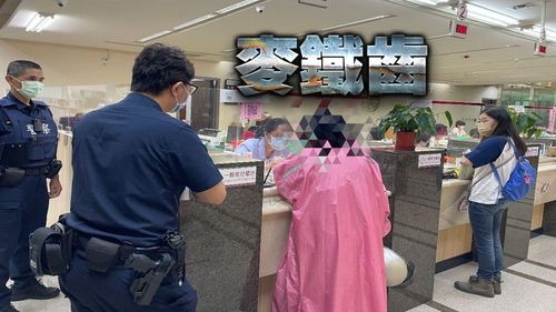 婦人遭詐騙欲提款 4警+1銀行員馬拉松勸1小時才攔阻