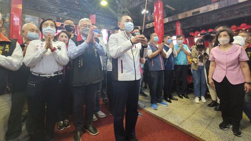 芦洲今起连3天大拜拜 侯友宜赴涌莲寺参拜感谢庙方热心公益