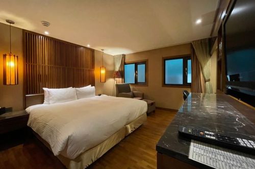 2.4萬間防疫旅館退場補助出爐！　交長王國材：每房給5000元