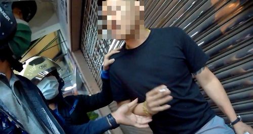 衰！詐騙成員脫罩抽菸就被逮　謊報弟弟身分罪加一條