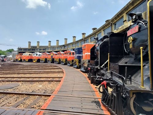 永續百年鐵道文化! 退休台鐵人編「台鐵誌」、打造數位文物館