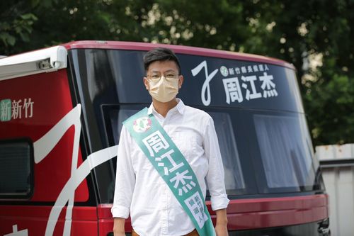 露營車打造行動競選辦公室 周江杰挺進13鄉鎮傾聽民意
