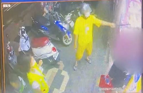 手機查看監視器竟直擊娃娃機正遭竊 台主怒衝現場人贓俱獲