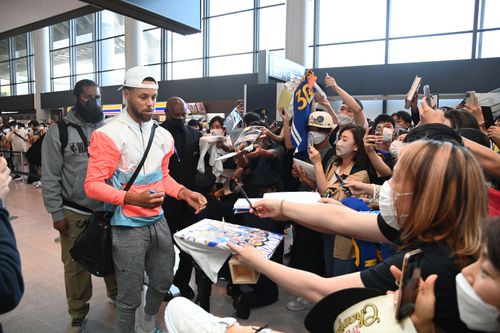 柯瑞也略懂相扑? NBA东京热身赛明登场浪花兄弟体验日本文化