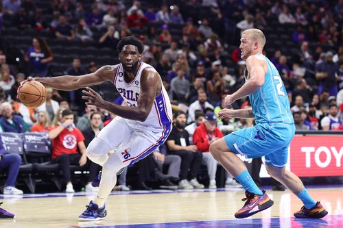 隊友殺手就是他? 恩比德摔倒壓傷塔克這一幕讓人想起他