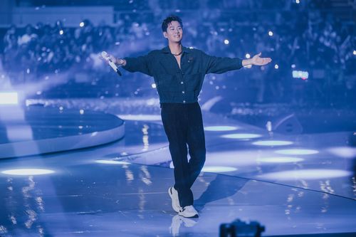 周興哲新加坡開唱嗨到自體旋轉 10月攻蛋三金團隊打造