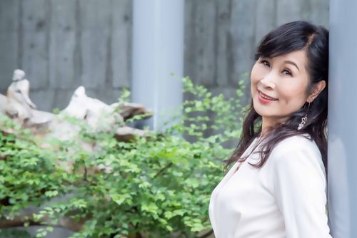 68歲新人拍MV與Hebe撞場地 看起來小20歲公開凍齡祕訣