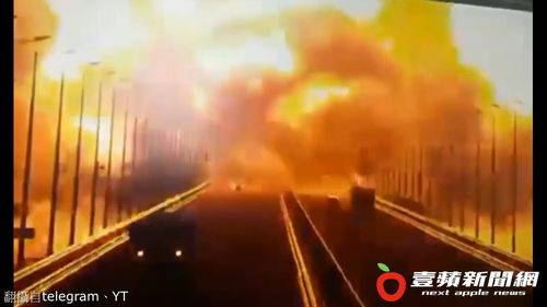 克里米亞大橋遭炸!近距離驚天爆炸影片流出 疑似做案卡車通關畫面曝