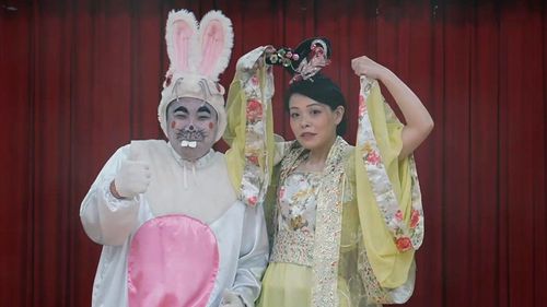 高虹安扮嫦娥被虧「得罪幕僚」 陳子瑜吐槽:那隻兔子真的是傑作