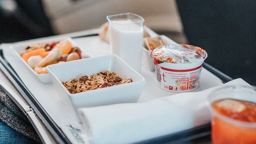 「飛機餐變美味」關鍵在耳朵 牛津大學教授教你這樣做就行