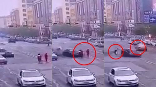影片｜三寶3人結伴隨意橫越馬路　被奧迪酒駕女闖紅燈撞飛2死