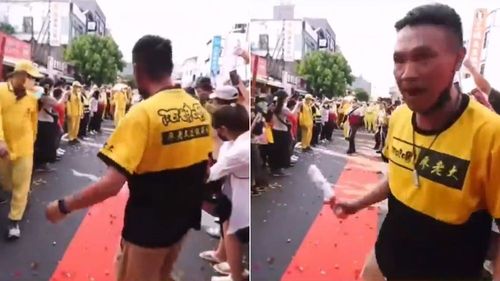 鋪紅毯開噴鑾轎「不信你不進來」 媽祖真遶開!廖老大飲料店道歉了