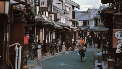 女客遭下藥迷姦「下個月又來住又受害」　旅館老闆稱她同意嘿咻
