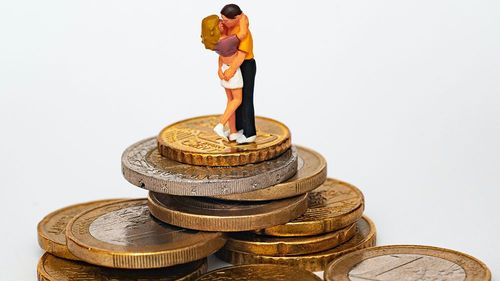 小鮮肉讓公園阿姨「感受到愛」!秒入帳3萬7 網高潮喊「我也不想努力」